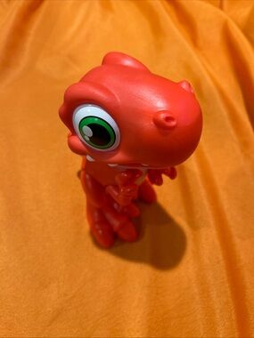 Zuru Robo Alive Jr Red Dinosaur 6" Big Eye Cartoon T-Rex Figure Toy